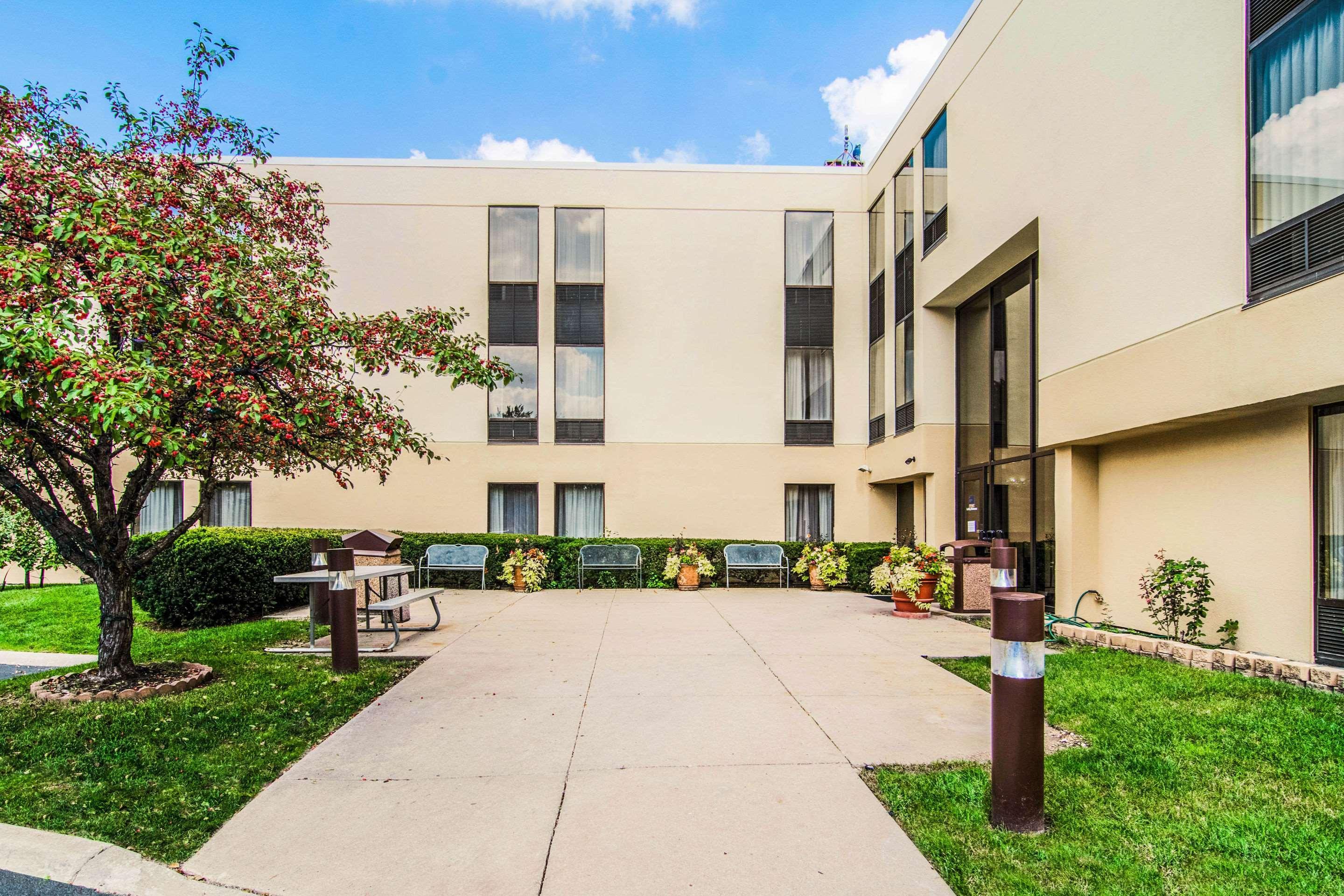 Comfort Inn Convention Center-Chicago O'Hare Airport Des Plaines Exterior photo